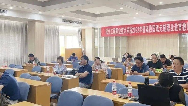 小标题：了解证书含金量，别被“保过”误导